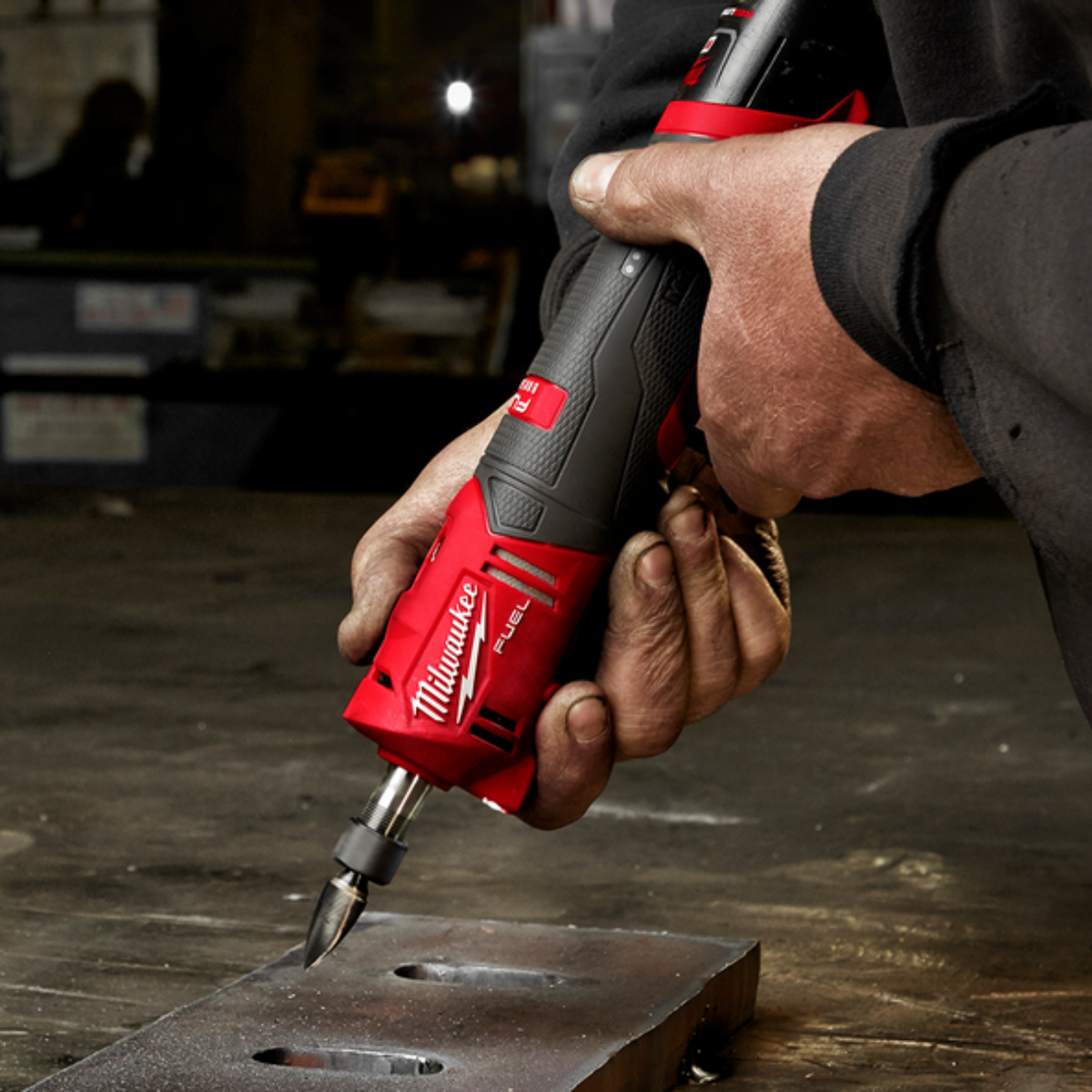 Advantages of using Milwaukee M12FDGS-0 FUEL straight die grinder