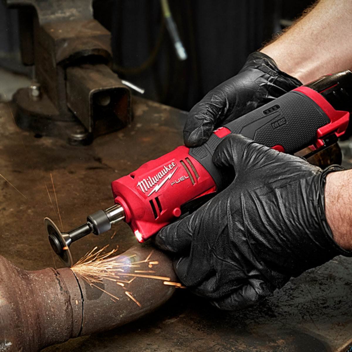 Benefits of using Milwaukee M12FDGS-0 FUEL straight die grinder