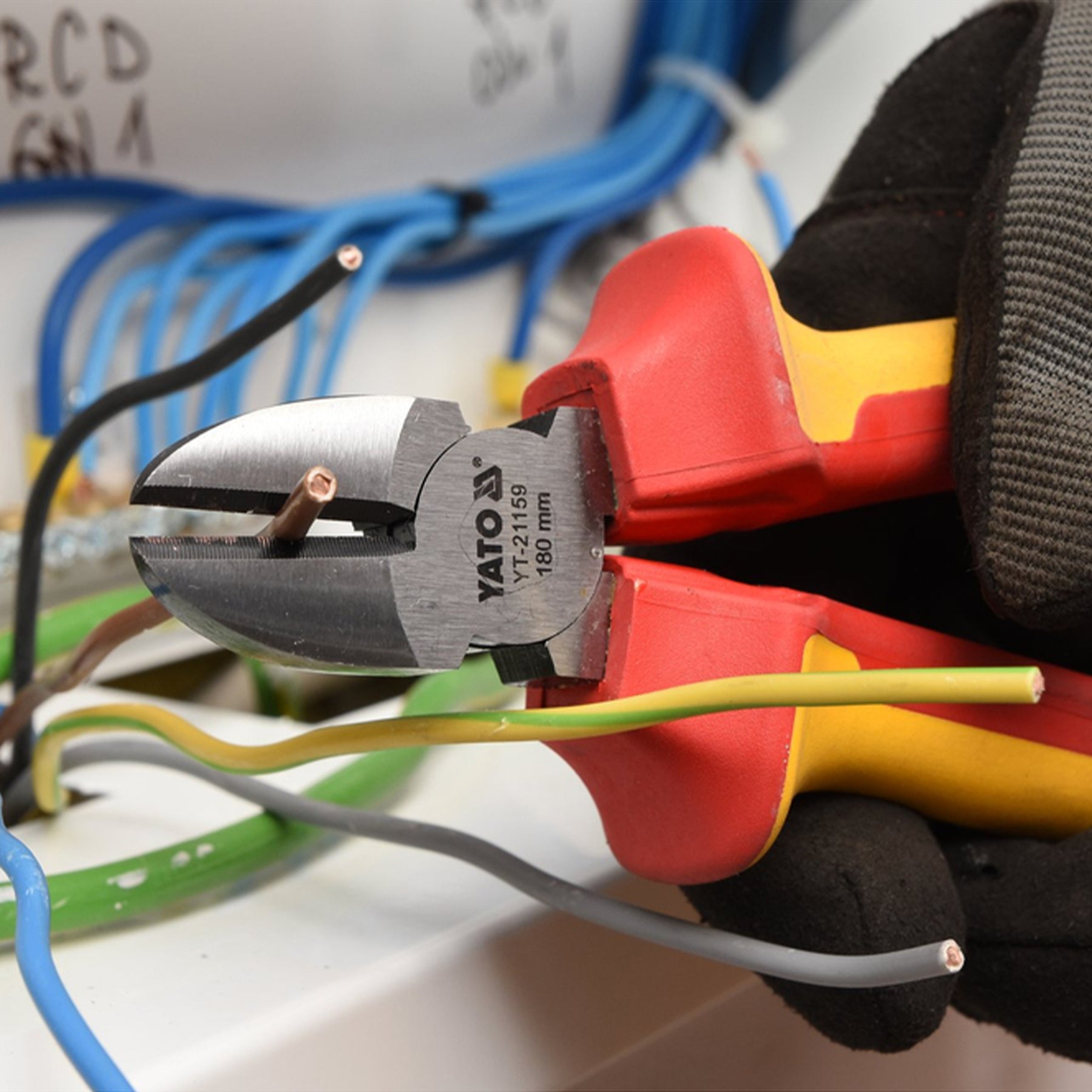 Yato Insulated Side Cutting Pliers 180Mm VDE YT-21159